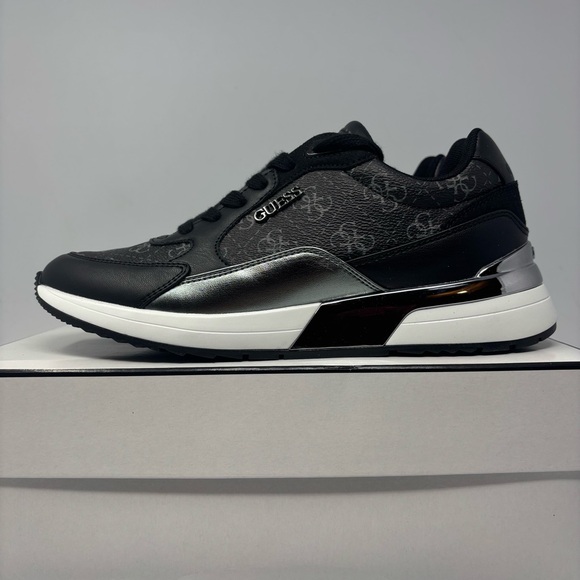 Guess Moxea Sneakers - Picture 4 of 8